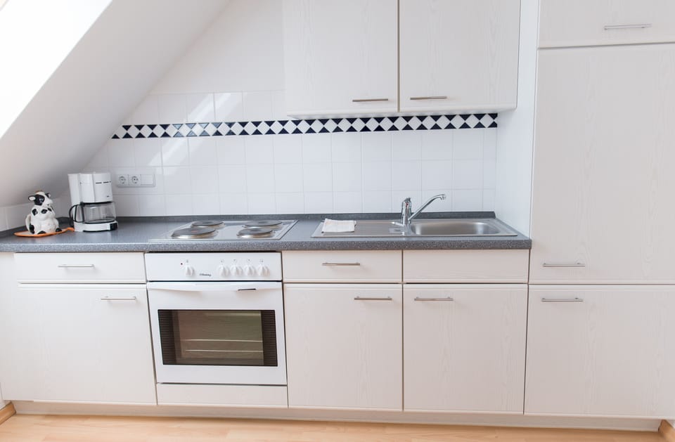 Apartment (Maisonette) | Private kitchen | Fridge, oven, stovetop, coffee/tea maker