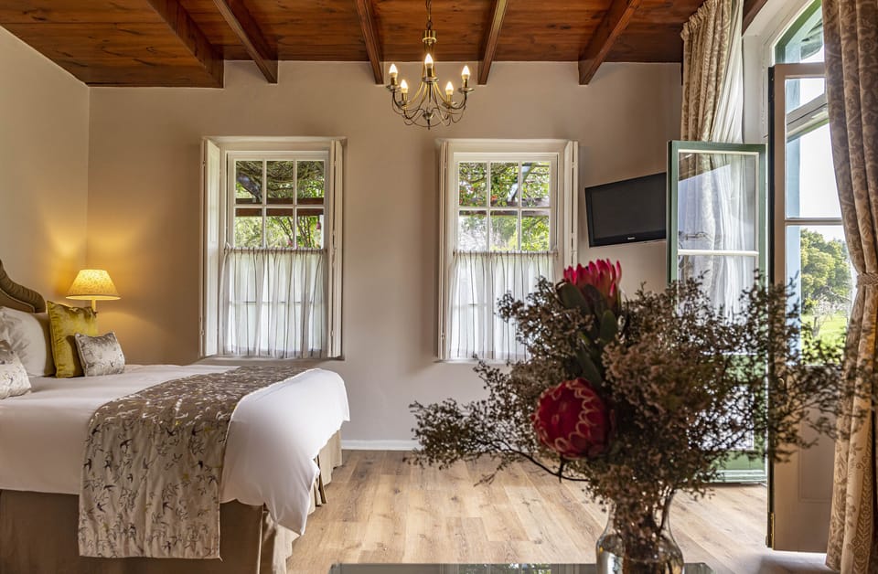 Double or Twin Room, 1 King Bed, Mountain View | Premium bedding, minibar, in-room safe, desk