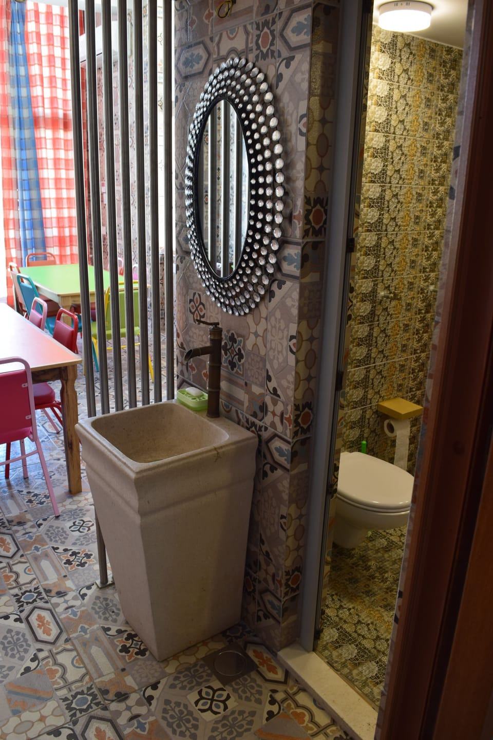 Warda وَرْدَة Lebanese Guesthouse Bed and Breakfast in Africa