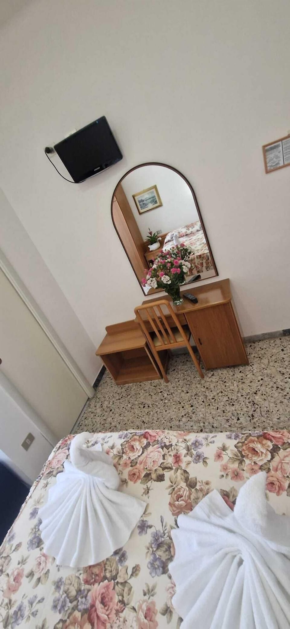 In-room safe, desk, cribs/infant beds, free WiFi