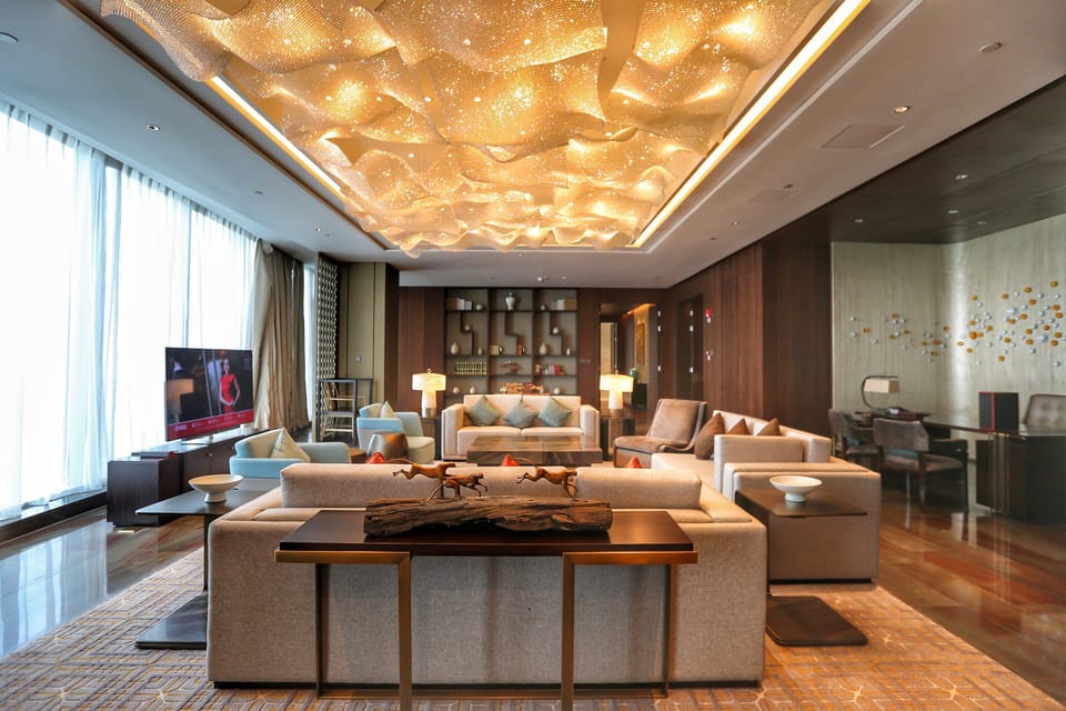 Suite, 1 Bedroom (Haicang Bridge View) | Premium bedding, minibar, in-room safe, desk