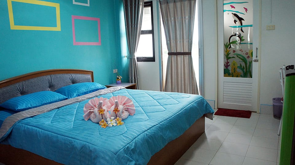 Basic Room | In-room safe, desk, blackout drapes, rollaway beds (surcharge)