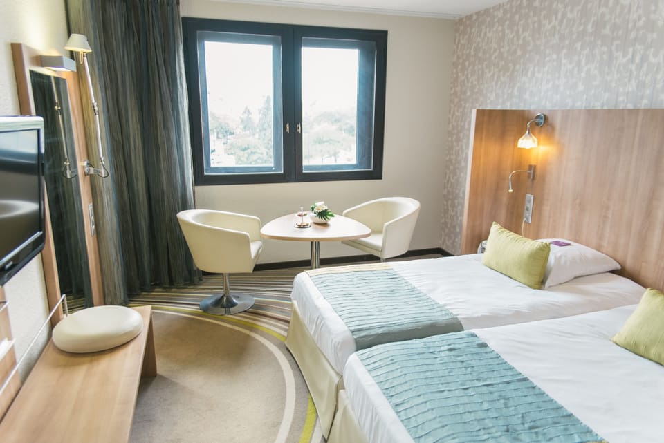 Classic Room, 2 Twin Beds | Premium bedding, minibar, desk, blackout drapes