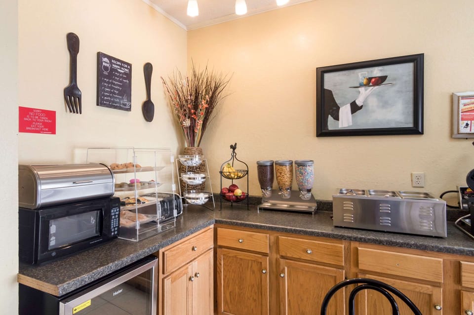 Free continental breakfast