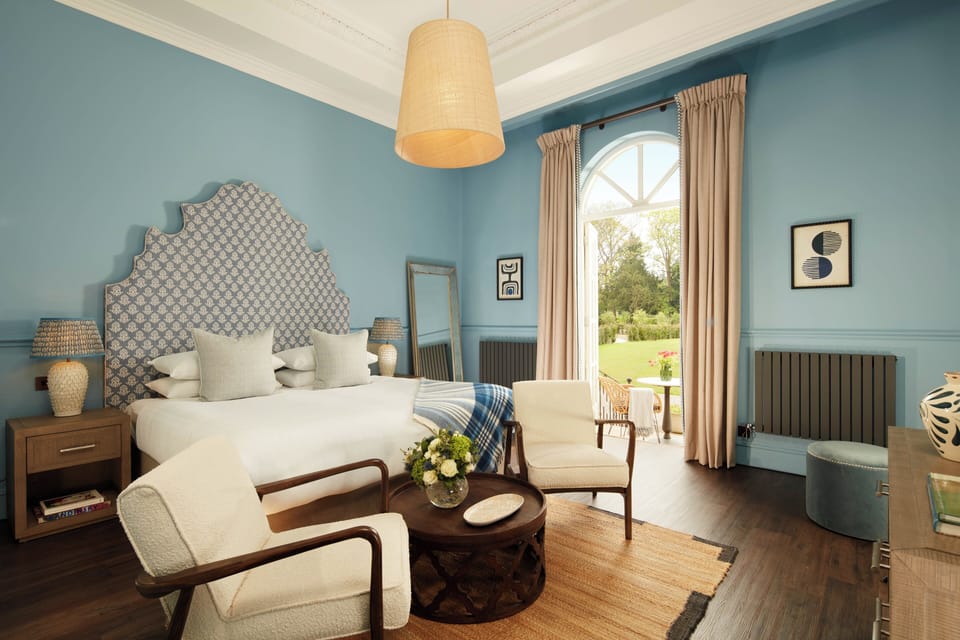 Estate Patio Room | Premium bedding, down comforters, in-room safe, desk