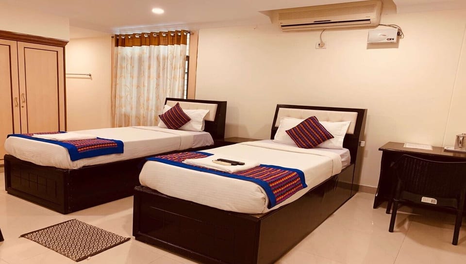 Family Double Room, 1 Bedroom, Non Smoking, Executive Level | In-room safe, desk, iron/ironing board