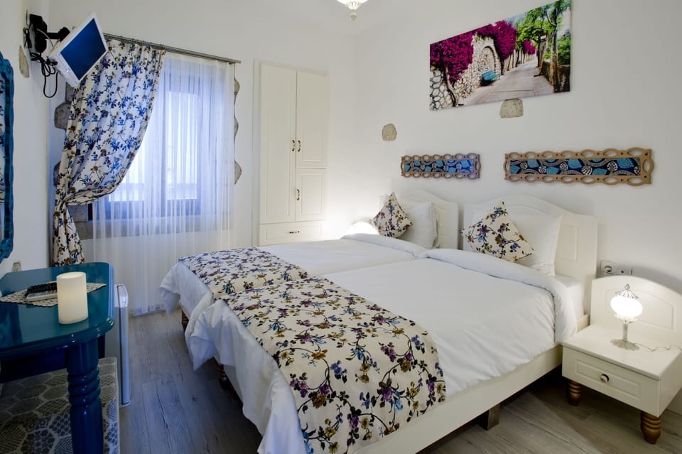 Standard Twin Room | Premium bedding, memory foam beds, minibar, in-room safe