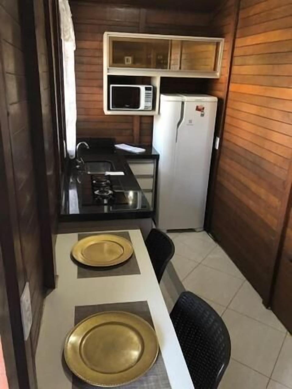 Fridge, microwave, stovetop, electric kettle