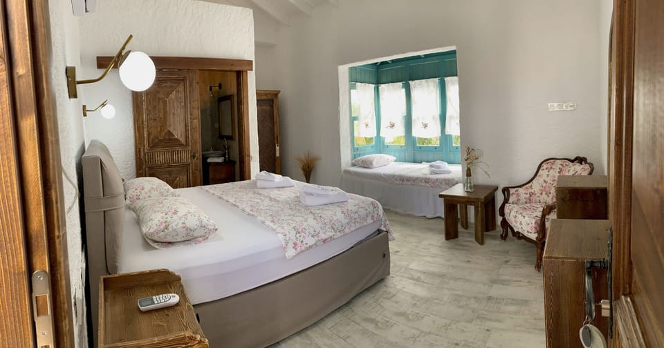 Superior Room | Premium bedding, soundproofing, iron/ironing board, free WiFi