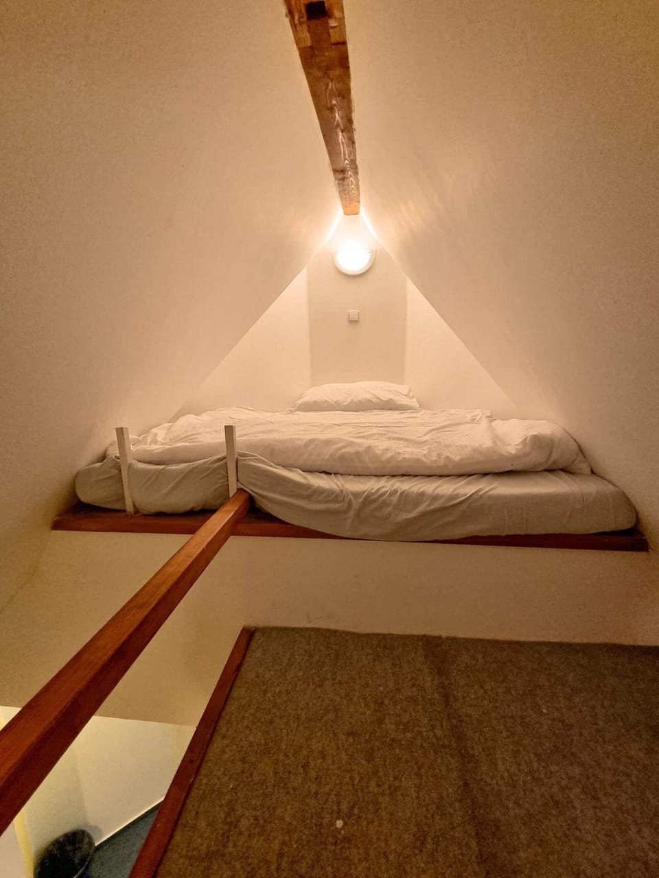 Cribs/infant beds, free WiFi, bed sheets