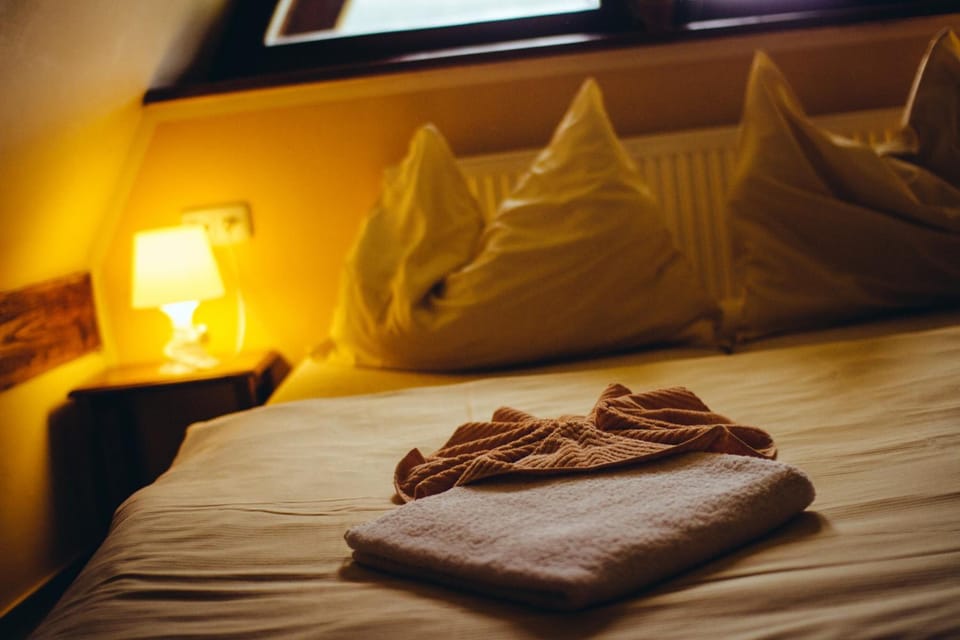Cribs/infant beds, free WiFi, bed sheets