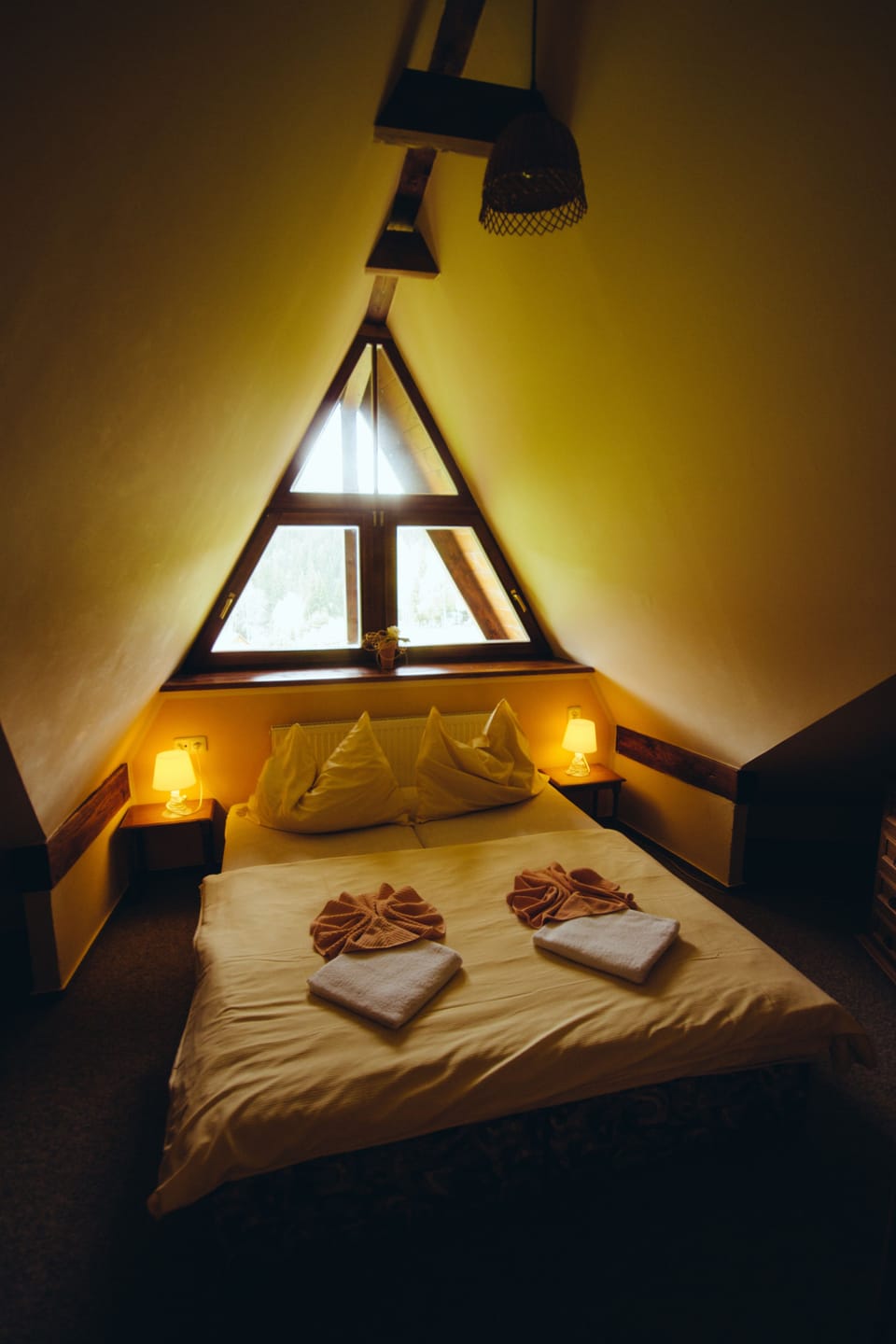 Traditional Double Room | Cribs/infant beds, free WiFi, bed sheets