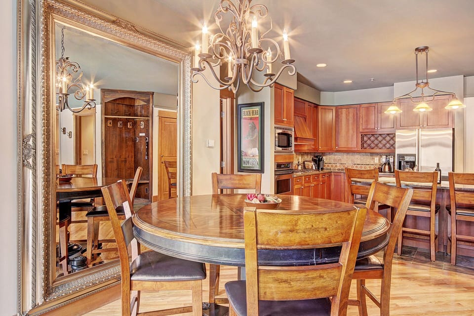 Condo, 2 Bedrooms | In-room dining