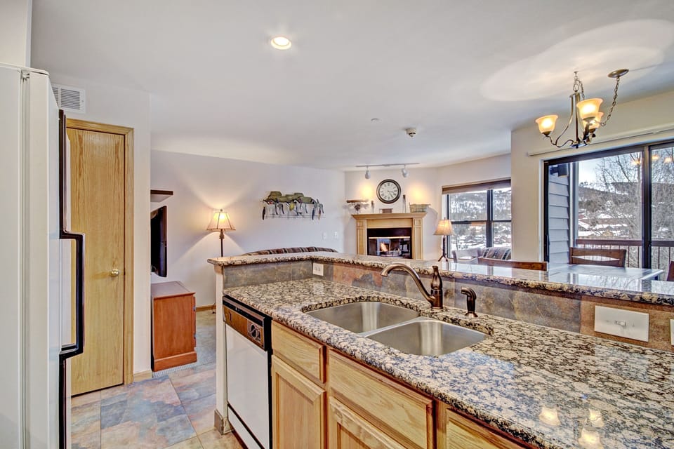 Condo, 2 Bedrooms | Private kitchen | Full-size fridge, microwave, oven, stovetop
