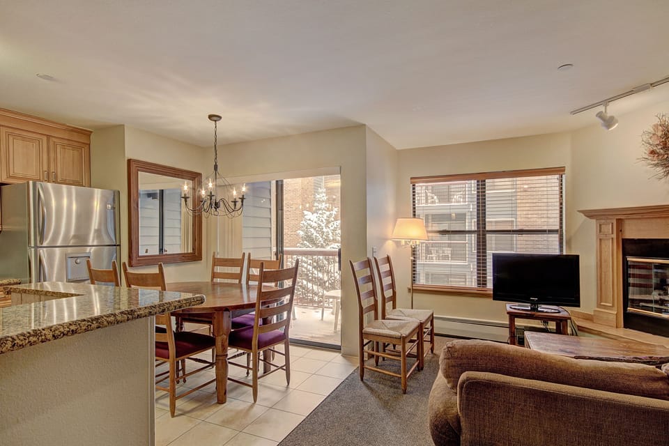 Studio | Dining