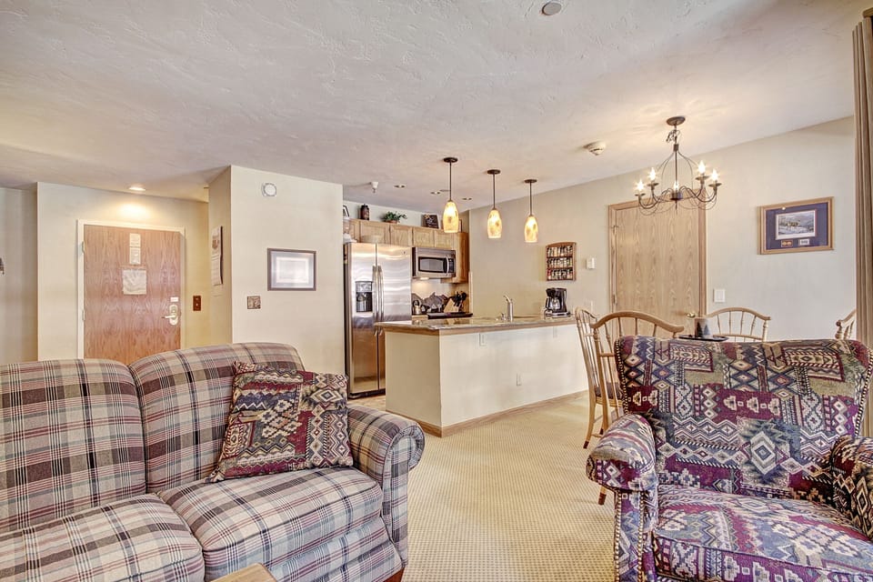Condo, 1 Bedroom | Living area | TV, fireplace, DVD player