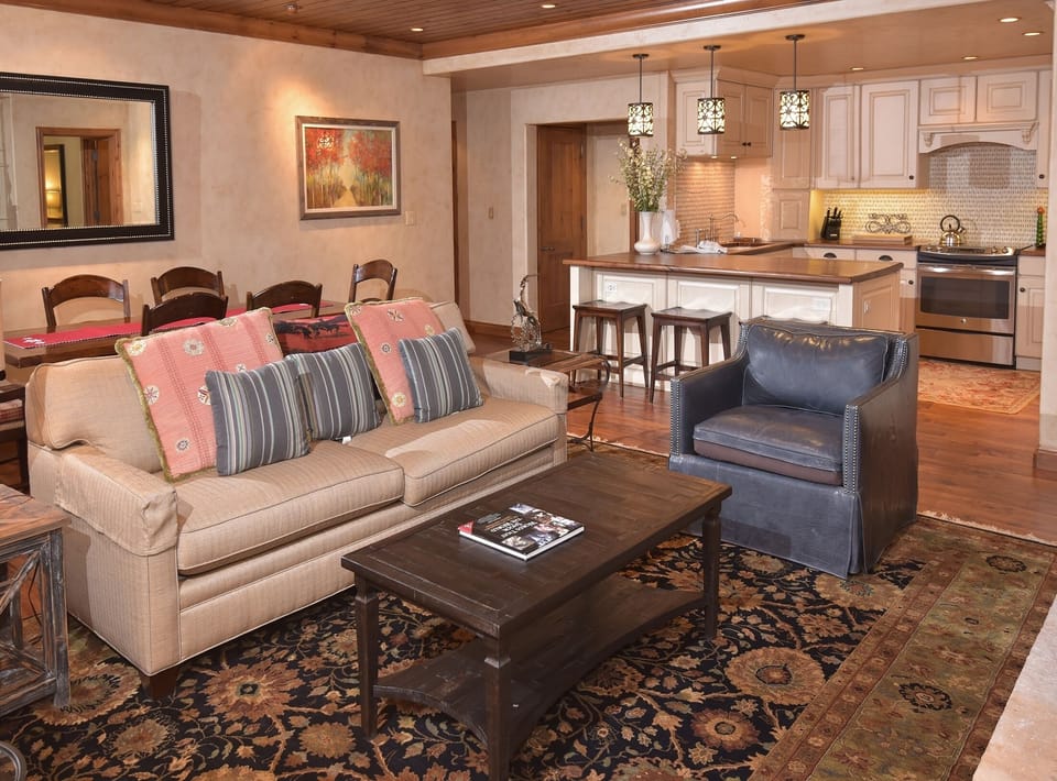 Condo, 3 Bedrooms | Living room | TV, DVD player, MP3 dock