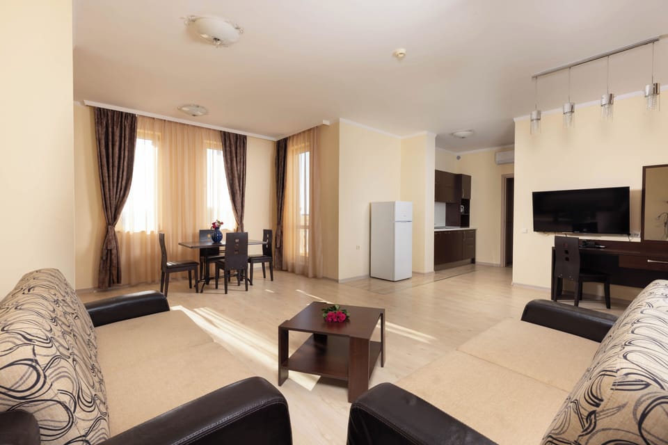 In-room safe, desk, iron/ironing board, free WiFi