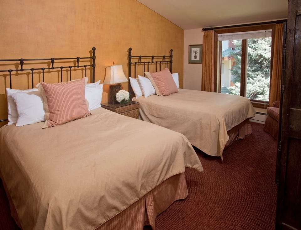 Condo, 3 Bedrooms | 3 bedrooms, free WiFi, bed sheets