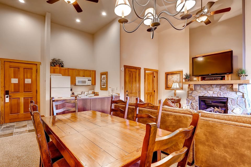 Condo, 1 Bedroom | Private kitchen | Full-size fridge, microwave, oven, stovetop