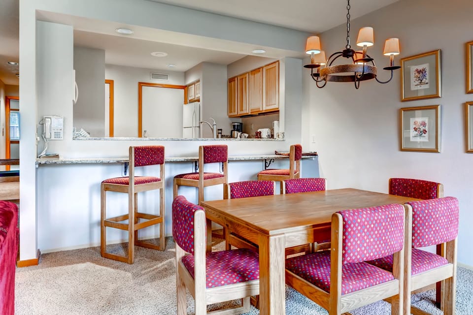 Townhome, 2 Bedrooms | Dining