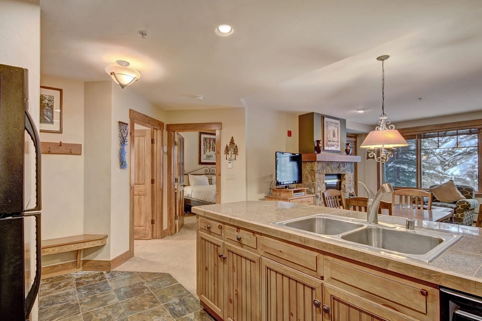 Condo, 1 Bedroom | Private kitchen | Full-size fridge, microwave, oven, dishwasher