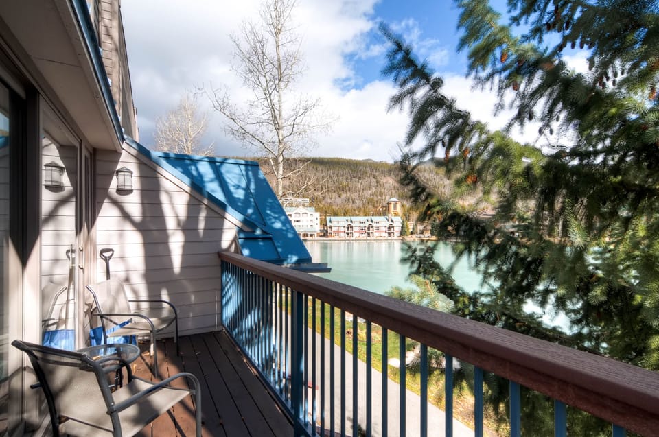 Condo, 3 Bedrooms | Property grounds