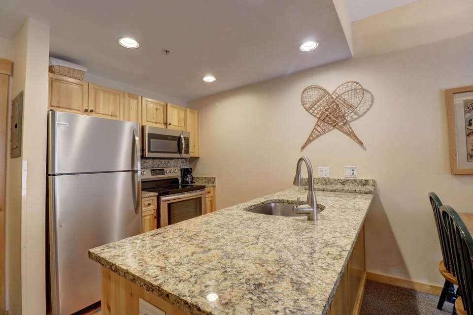 Condo, 1 Bedroom | Private kitchen | Fridge, microwave, oven, dishwasher