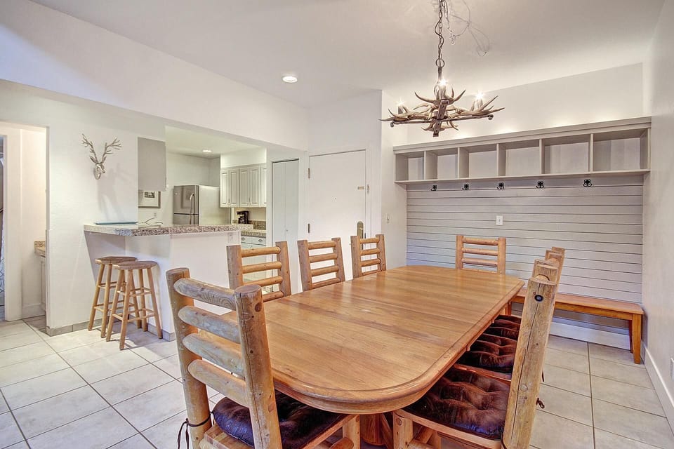 Condo, 4 Bedrooms | Dining
