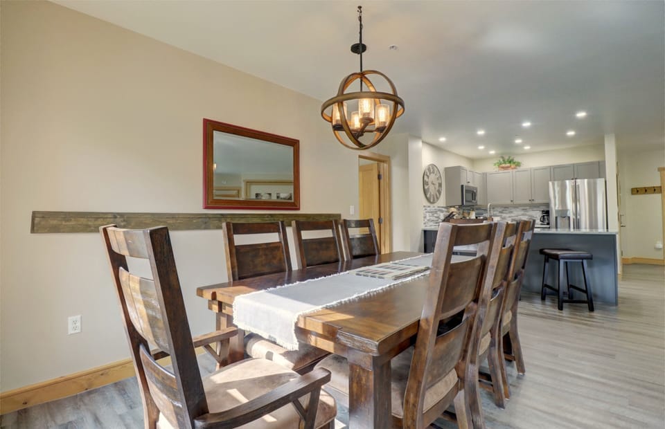 Condo, 3 Bedrooms | Private kitchen | Full-size fridge, microwave, oven, stovetop