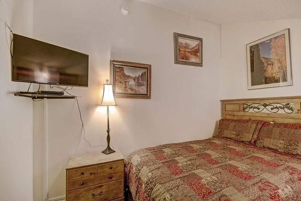 Condo, 2 Bedrooms | View from room