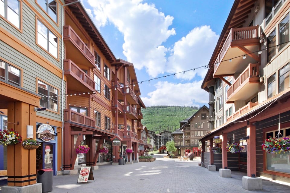 Condo, 2 Bedrooms | Shopping mall