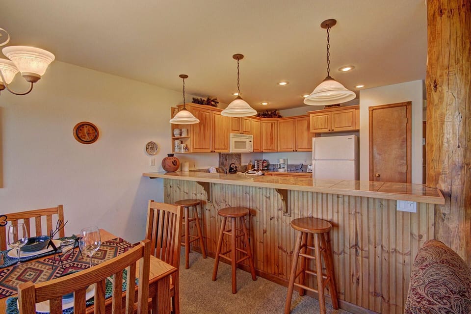 Townhome, 2 Bedrooms | Private kitchen | Full-size fridge, microwave, oven, stovetop