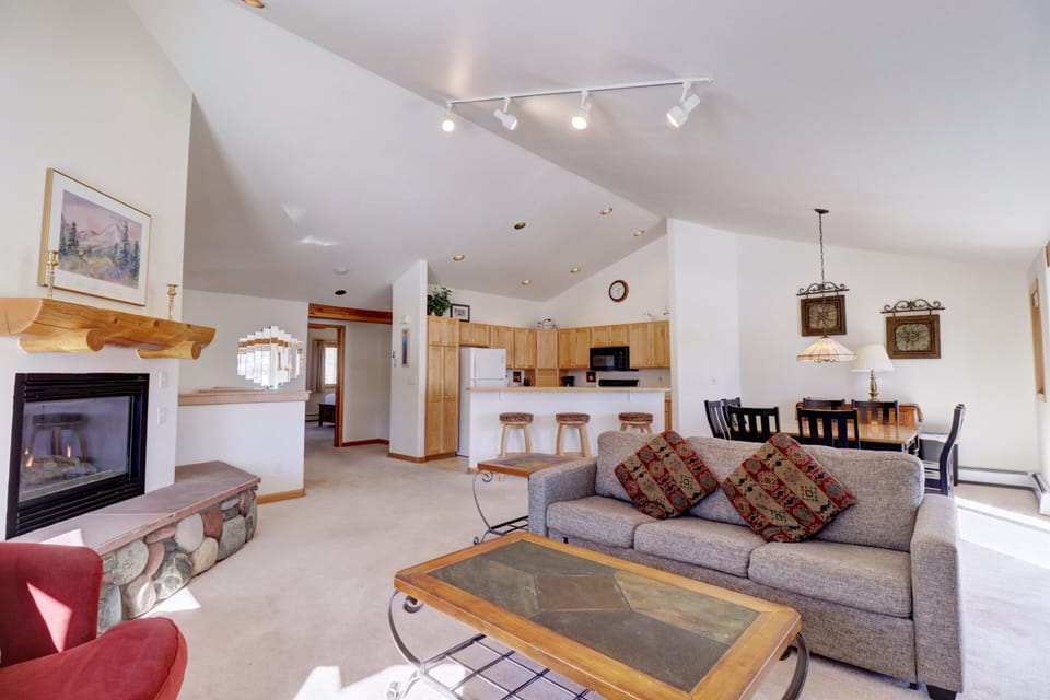 House, 3 Bedrooms | Living area | Flat-screen TV