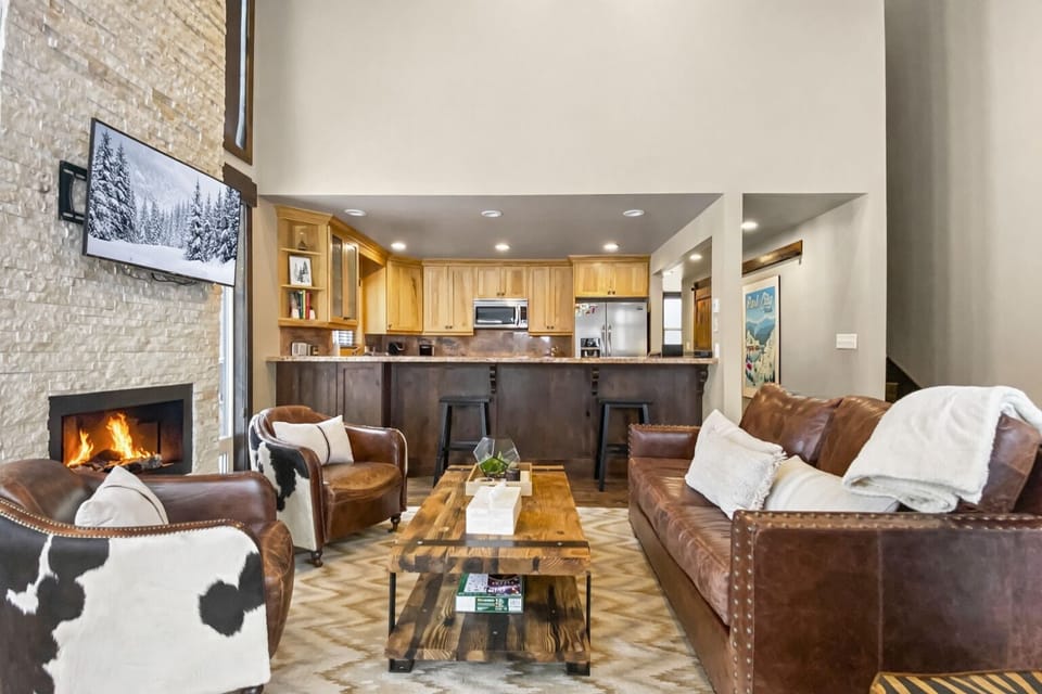 Condo, 2 Bedrooms | Living area | TV