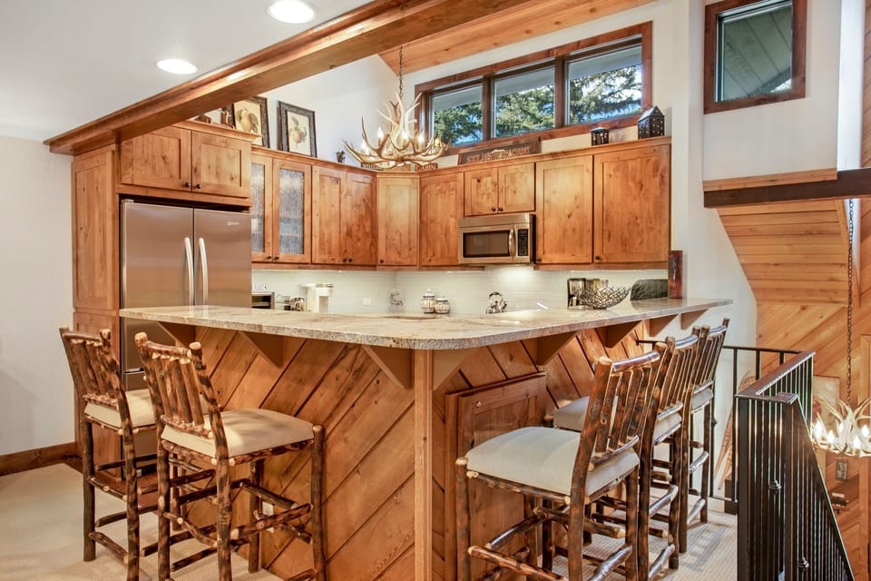 Townhome, 3 Bedrooms | Private kitchen | Full-size fridge, microwave, oven, stovetop