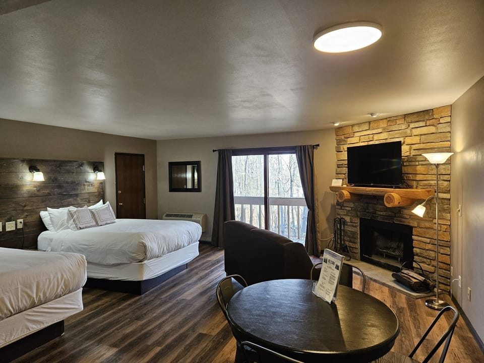 Executive Studio, Multiple Beds, Non Smoking | Individually decorated, individually furnished, free WiFi