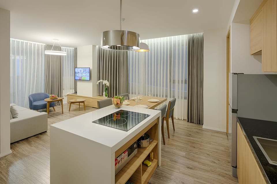 Residence Room | Minibar, in-room safe, desk, blackout drapes