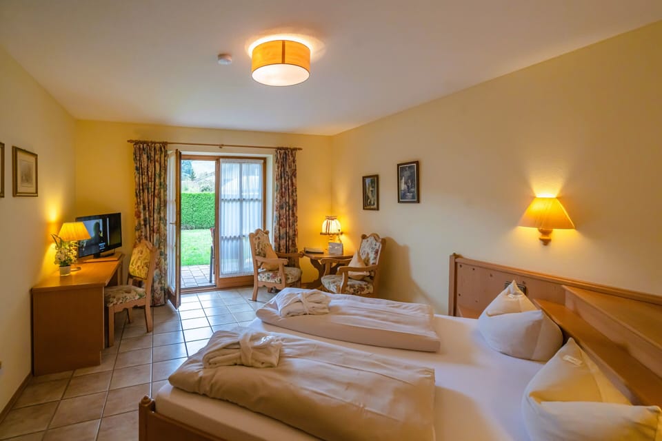 Superior Double Room | Desk, free WiFi, bed sheets