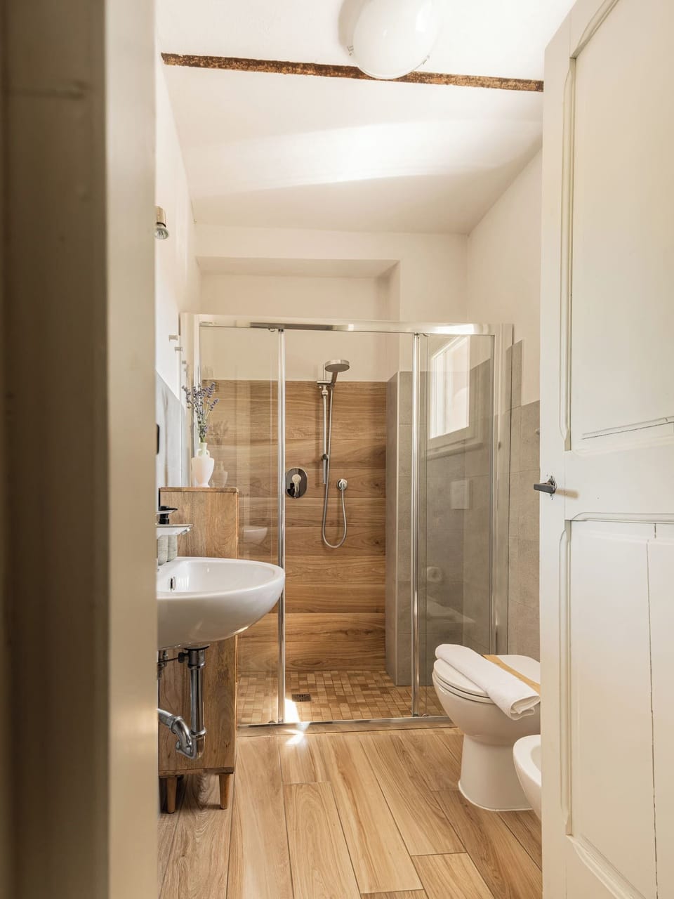 Deluxe Double Room, 1 Bedroom, Garden Area | Desk, WiFi (free), bed sheets