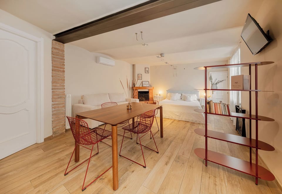 Studio, Garden View | Desk, WiFi (free), bed sheets