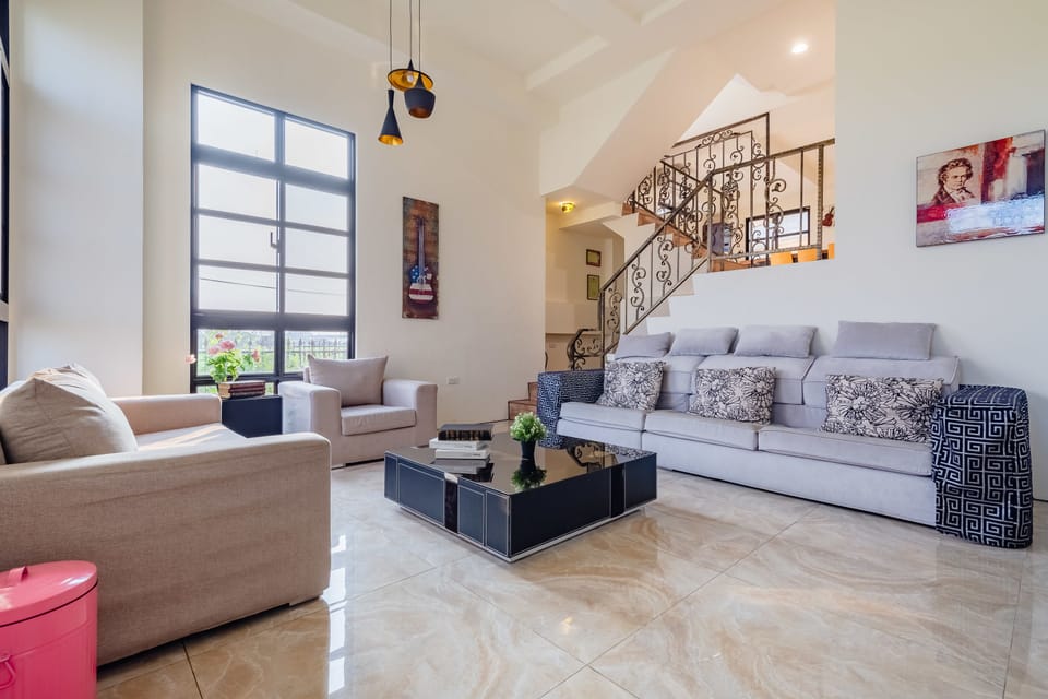 Villa | Lobby