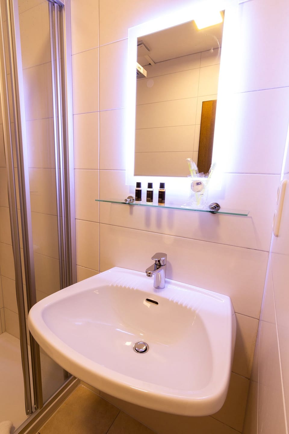 Bathroom shower
