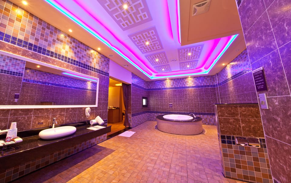 Honeymoon Double Room | Bathroom | Separate tub and shower, hair dryer, slippers, towels