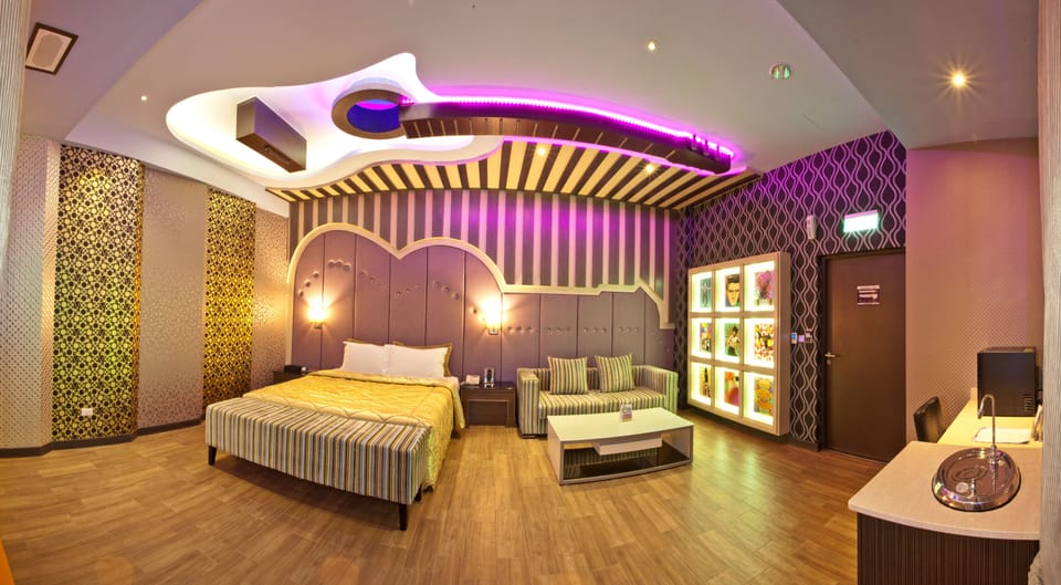 Deluxe Double Room | Minibar, desk, blackout drapes, free WiFi