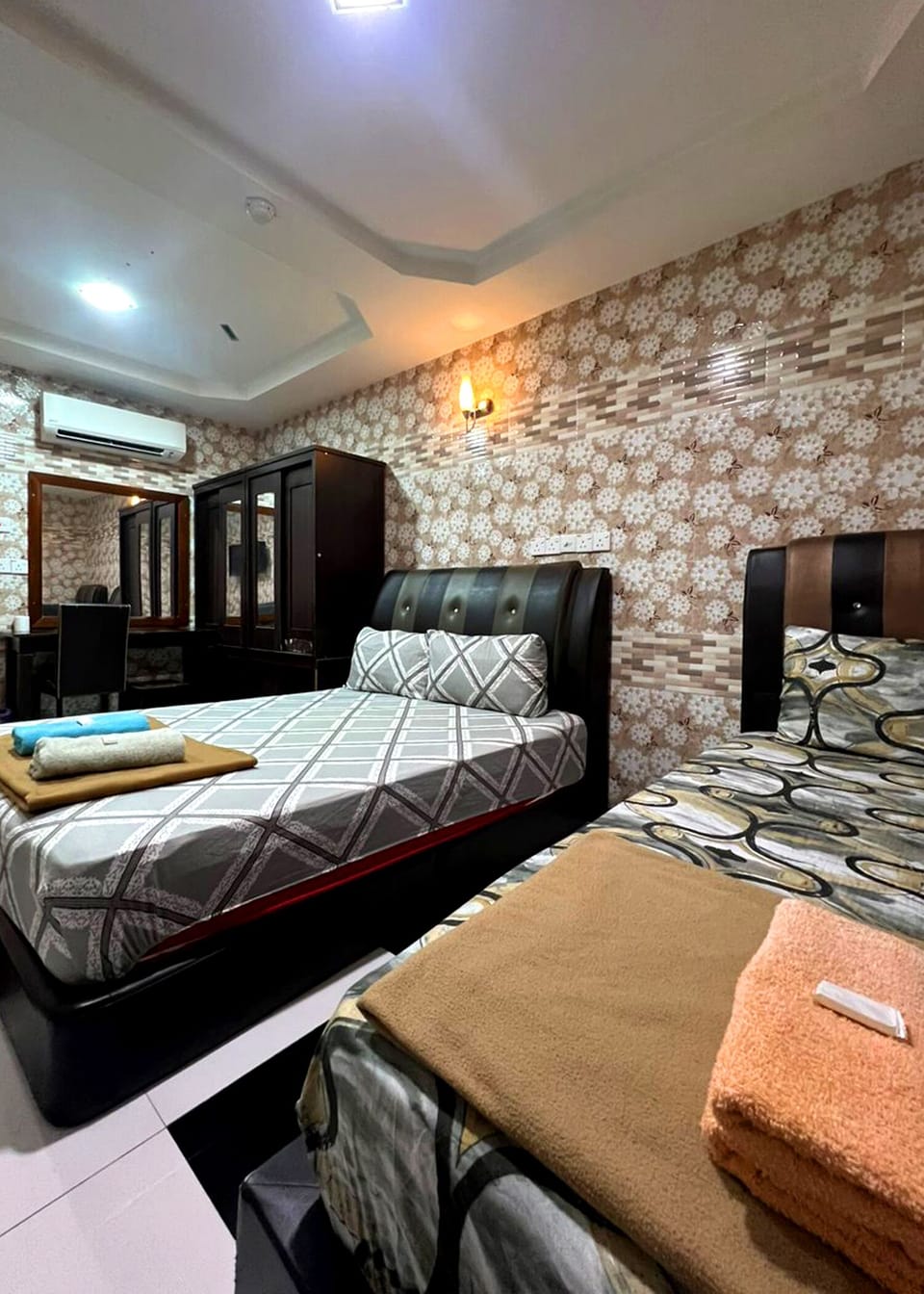Triple Room | Iron/ironing board (on request), WiFi (free)