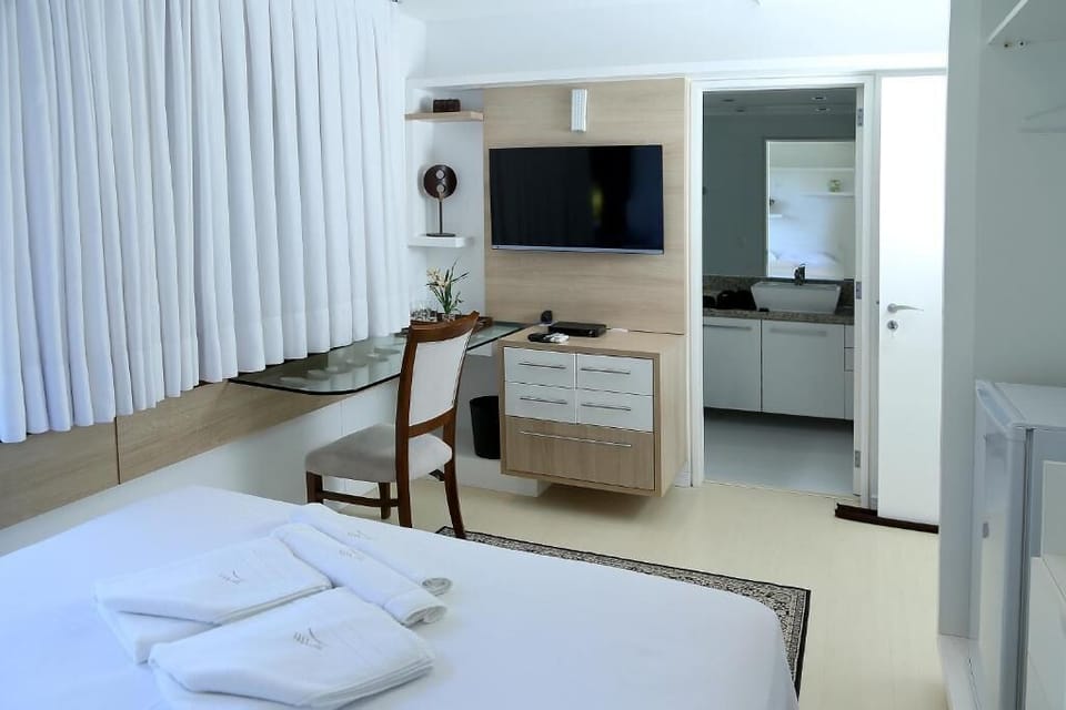 Minibar, in-room safe, desk, free WiFi