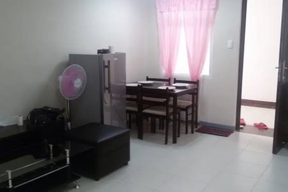 Condo, 2 Bedrooms | Living room | 32-inch LED TV with cable channels, TV