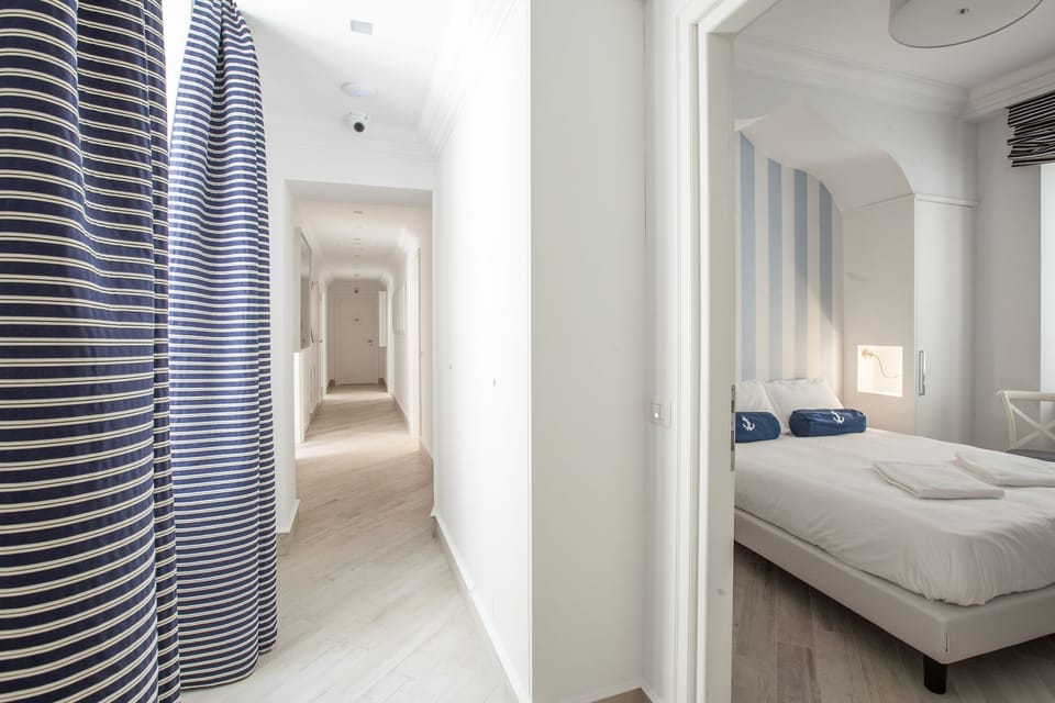 Classic Dependance,Annex Building | Premium bedding, pillowtop beds, minibar, in-room safe