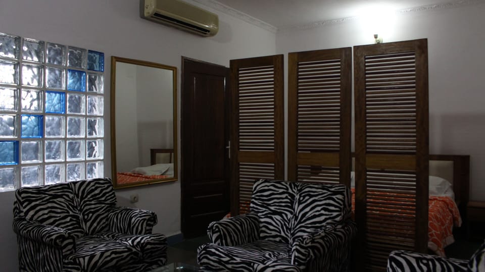 Suite | Living room | Flat-screen TV
